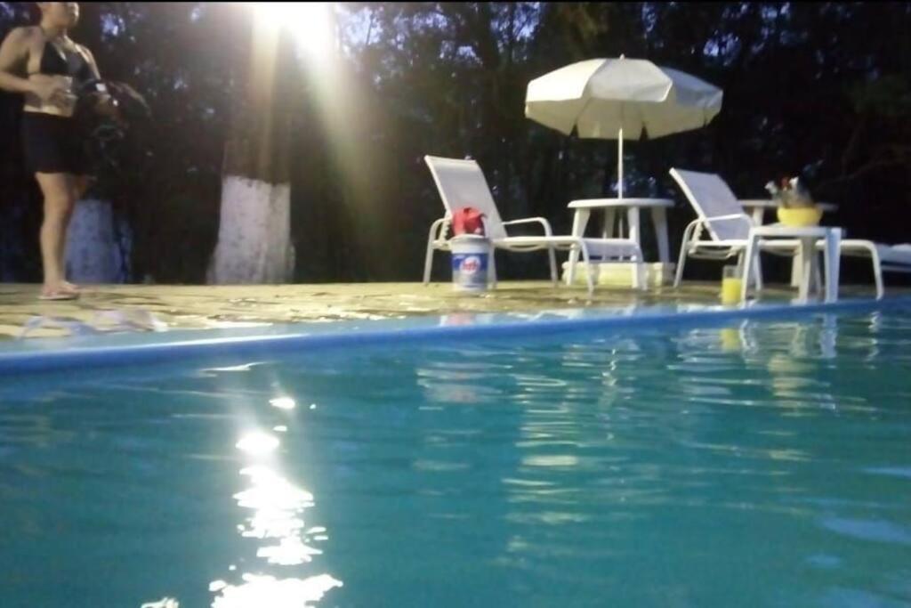 Chacara Com Piscina Em Condominio Fechado Prox Shopping Outlet Catarina マイリンケ エクステリア 写真